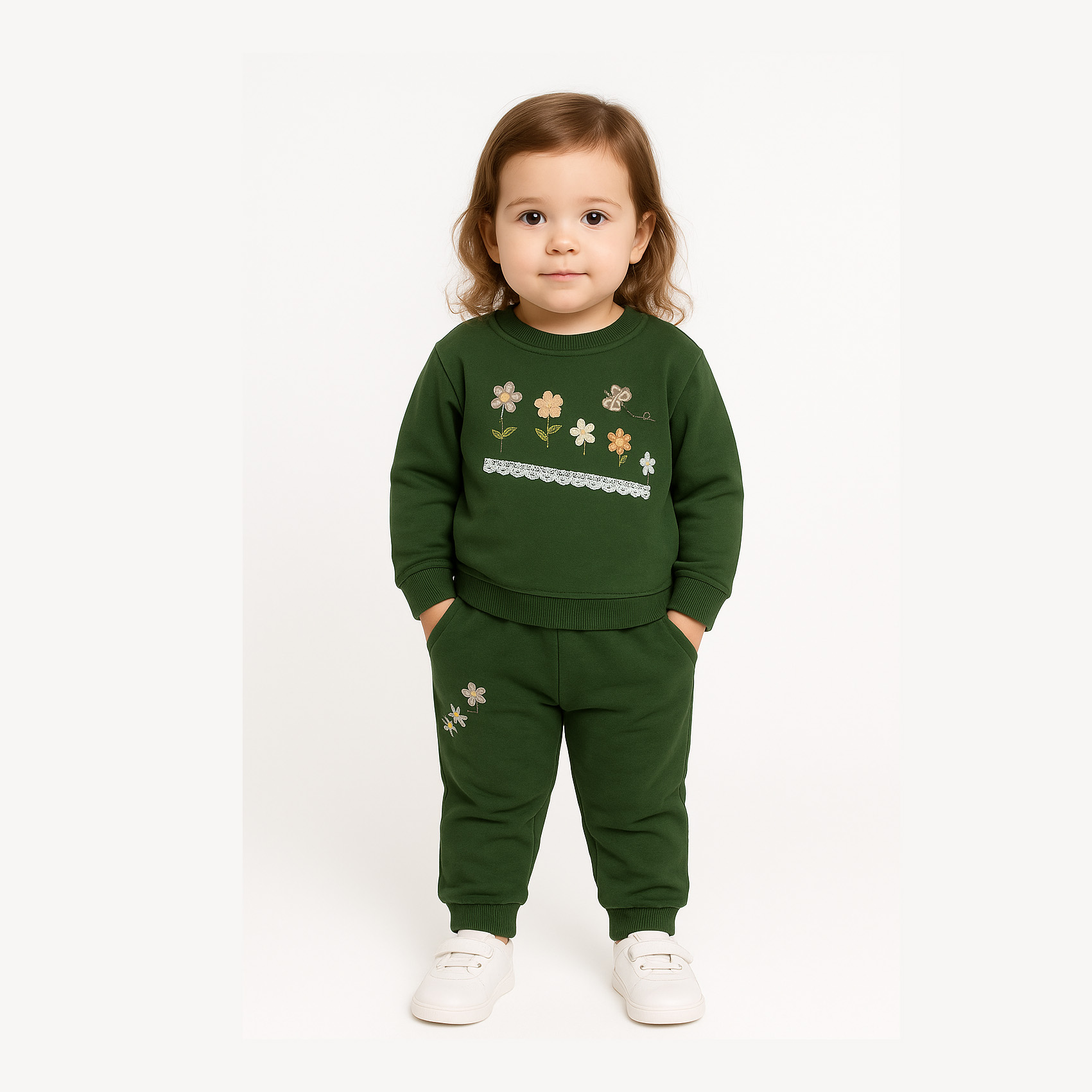 ست بلوز و شلوار دخترانه پاییزه رنگ سبز یشمی باگلدوزی جنس دورس مناسب 2 تا 5 سال کد 1019